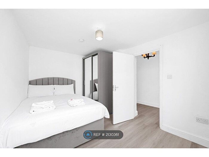 7 Bedroom End Of Terrace House To Rent In Diban Avenue, Hornchurch, RM12