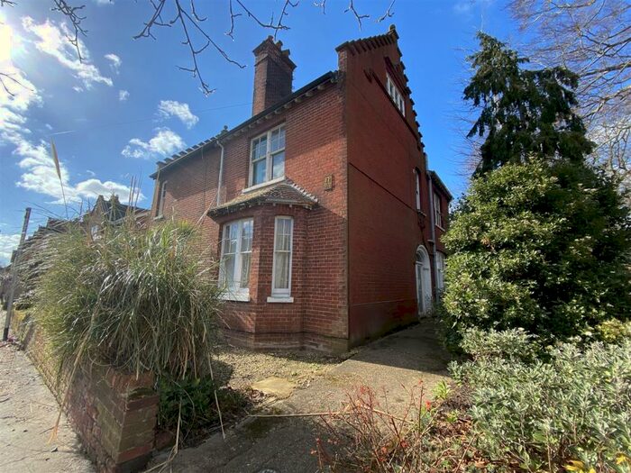 6 Bedroom Semi-Detached House To Rent In College Road, Norwich, NR2