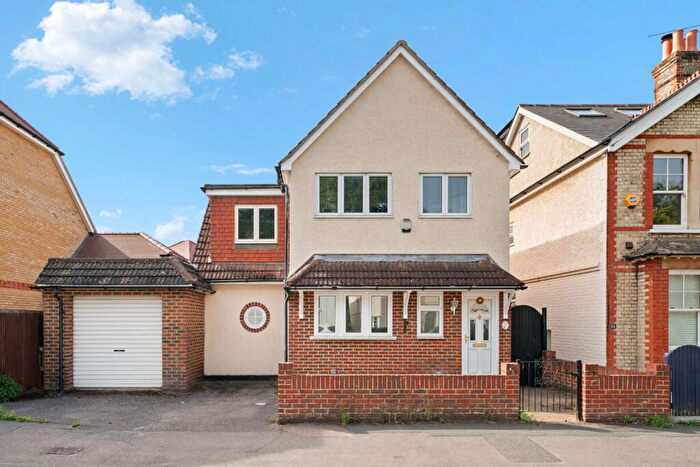3 Bedroom Detached House For Sale In Felcott Road, Hersham, Walton-on-Thames, KT12