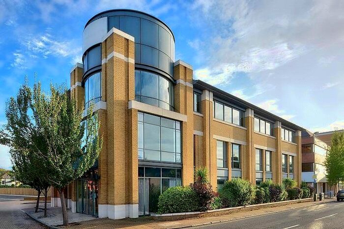 1 Bedroom Flat To Rent In London Road, Staines-Upon-Thames, Surrey, TW18