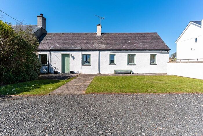 3 Bedroom Detached House For Sale In Rhoshirwaun, Pwllheli, LL53
