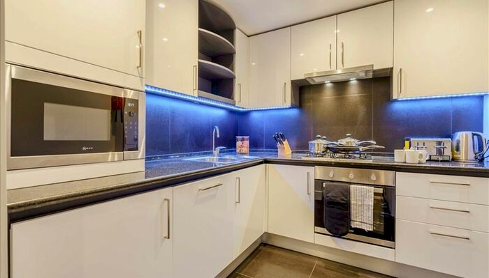 1 Bedroom Flat To Rent In Westferry Circus, London, E14