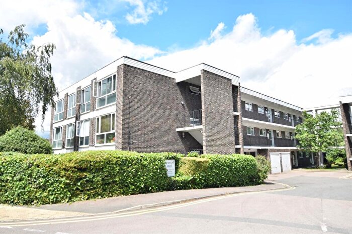 1 Bedroom Flat For Sale In Burwood Court, Chelmsford, CM2