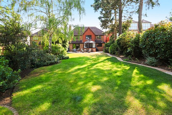 5 Bedroom Detached House To Rent In Sidney Road, Walton-On-Thames, Surrey, KT12