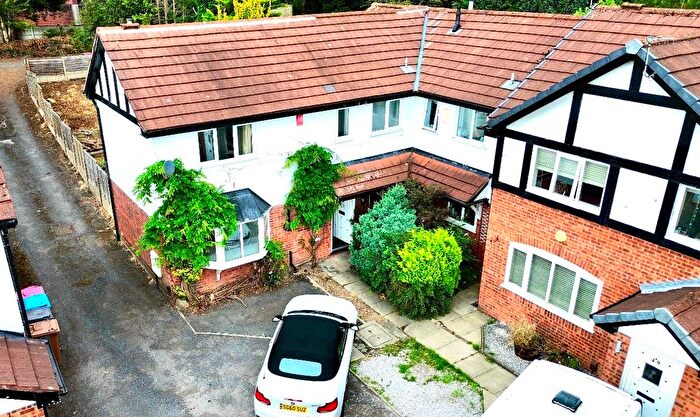 3 Bedroom Semi-Detached House To Rent In Ridingfold Lane, Worsley, Manchester, M28