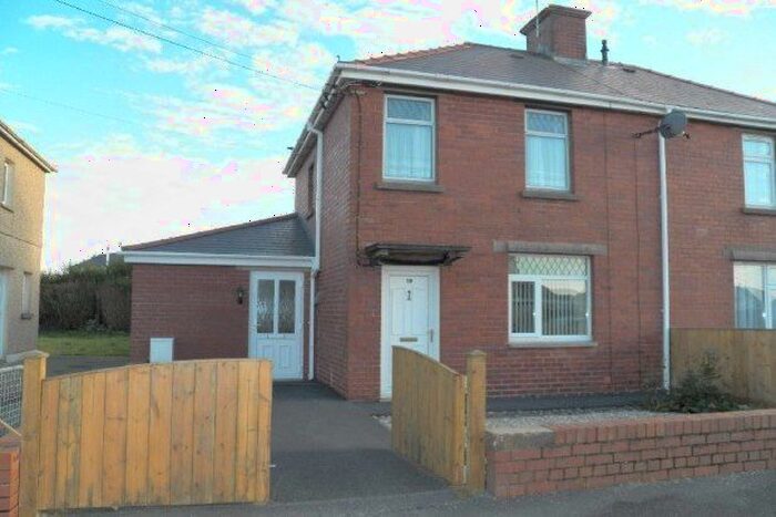3 Bedroom Property To Rent In Gwelfor Pen Y Graig, Llanelli, SA14