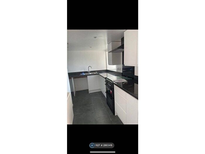 2 Bedroom Maisonette To Rent In Mount Pleasant Road, Hastings, TN34