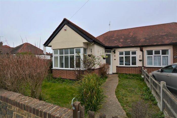 2 Bedroom Bungalow To Rent In Walsingham Road, Southend-On-Sea, SS2