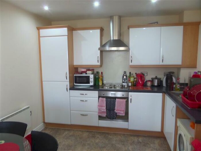 2 Bedroom Flat To Rent In Carlton Boulevard, Lincoln, LN2