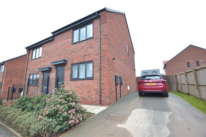 2 Bedroom Semi Detached House For Sale In Calla Grove, Seacroft, Leeds, West Yorkshire, LS14