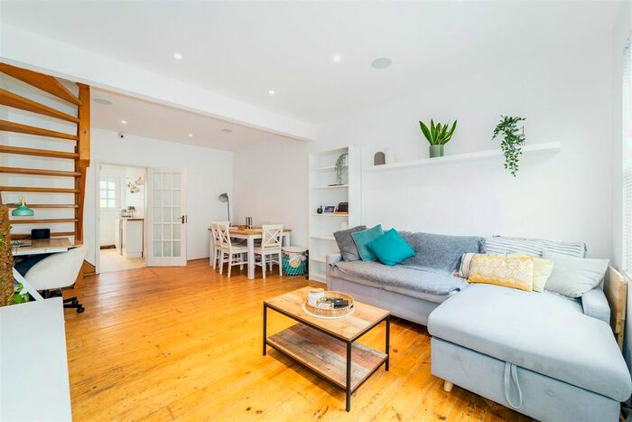 2 Bedroom Cottage To Rent In Warwick Place, Ealing, W5