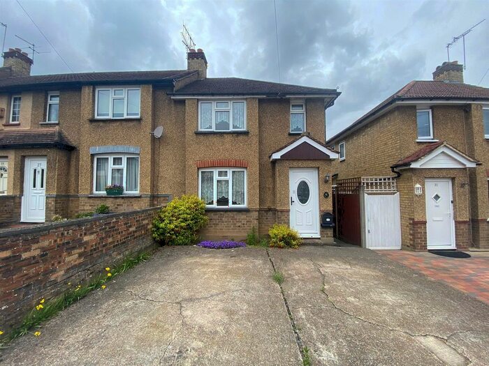 3 Bedroom Semi-Detached House To Rent In Oakdene Road, Uxbridge, UB10