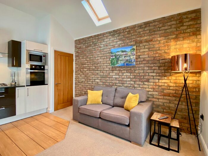 1 Bedroom Flat To Rent In Walter Road, Swansea, SA1