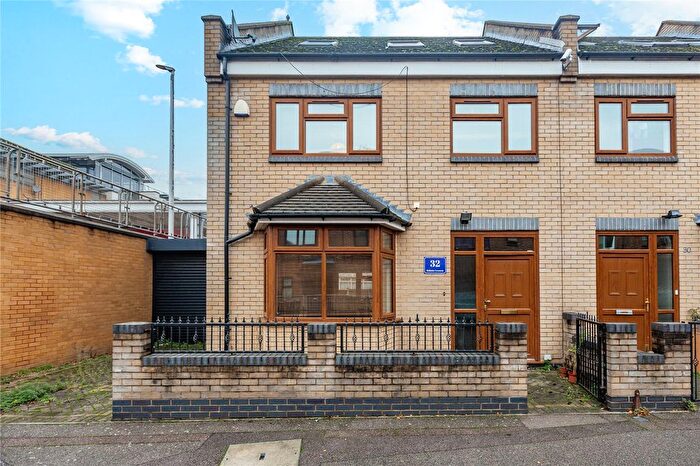 4 Bedroom Semi Detached House For Sale In Robinia Crescent, London, E10