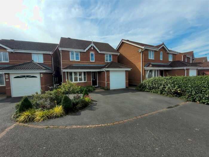 3 Bedroom Detached House To Rent In The Oval, Coalville, Leicestershire, LE67
