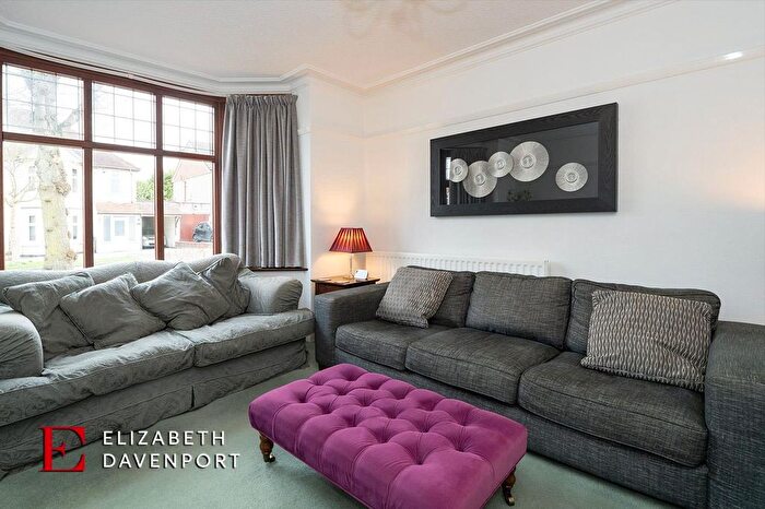 4 Bedroom Property For Sale In Woodside Avenue North, Coventry, CV3