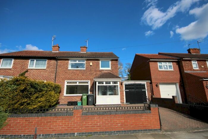 3 Bedroom Semi-Detached House To Rent In Chaloners Road, York, YO24