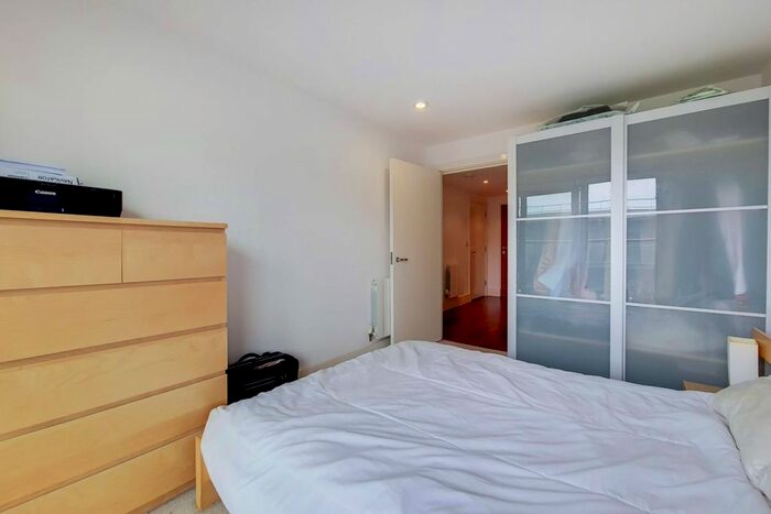 1 Bedroom Flat To Rent In Royal Carriage Mews, Woolwich, London, SE18