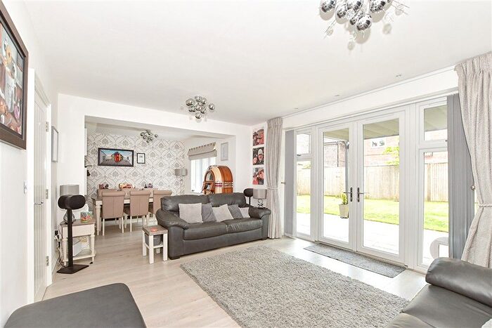 3 Bedroom Town House For Sale In Clockfield, Turners Hill, West Sussex, RH10