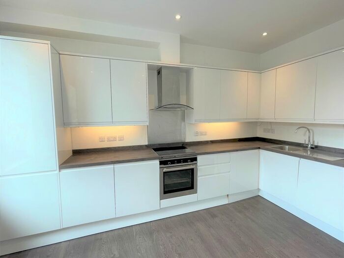 2 Bedroom Flat To Rent In Turnpike Lane, Wood Green, N8