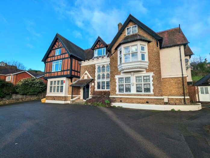 2 Bedroom Apartment To Rent In Guildown Road, Guildford, GU2