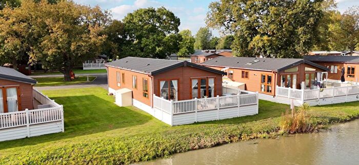 2 Bedroom Lodge For Sale In Melbourne Road Allerthorpe, East Riding Of Yorkshire, YO42