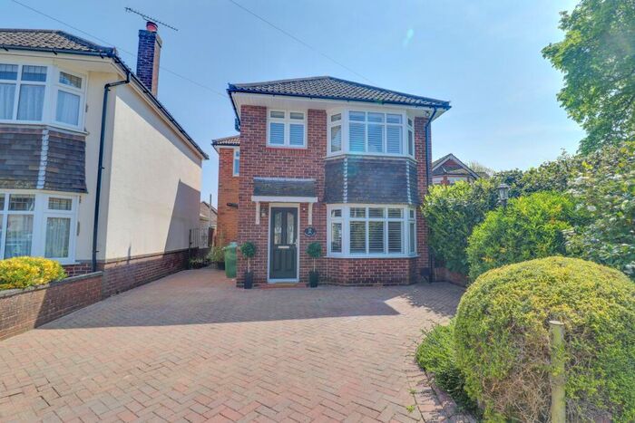 4 Bedroom Detached House For Sale In Lyndock Place, Woolston, SO19
