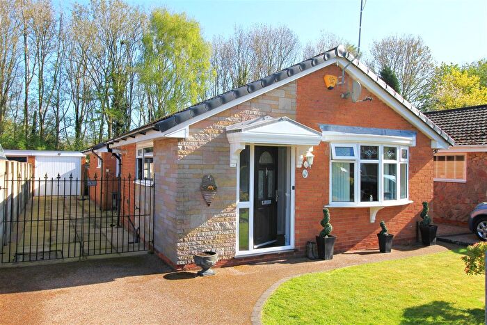3 Bedroom Detached Bungalow For Sale In Linksfield, Denton, M34
