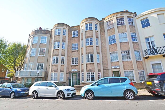 1 Bedroom Flat To Rent In Chichester Close, Chichester Place, Brighton, BN2