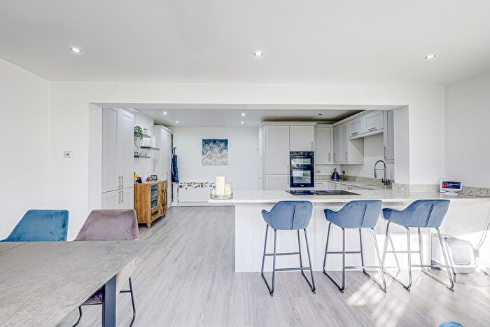 3 Bedroom Semi Detached House For Sale In St Lukes Road, Southend-On-Sea, SS2