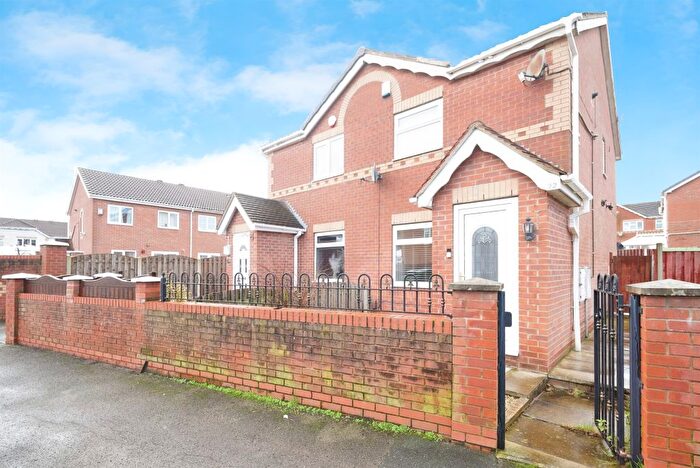 2 Bedroom Semi-Detached House For Sale In North Royds Wood, Barnsley, S71