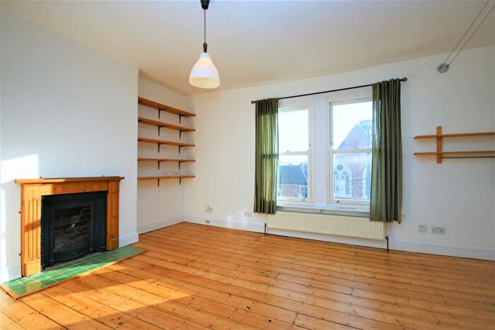 1 Bedroom Flat To Rent In Stapleton Hall Road, N4
