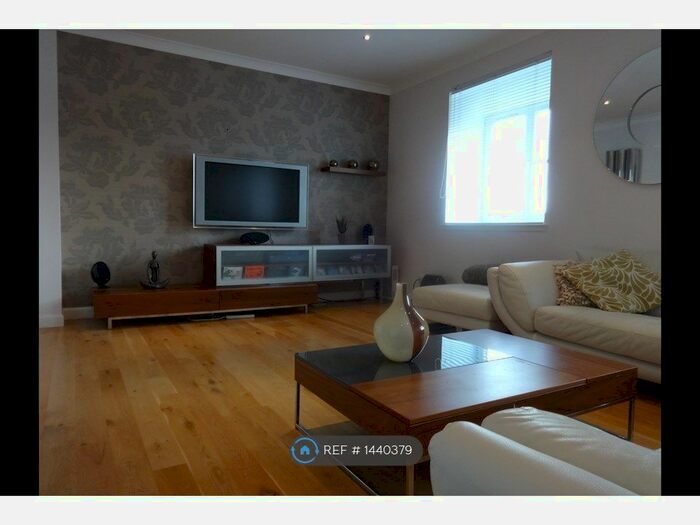 2 Bedroom Flat To Rent In Hutcheon Street, Aberdeen, AB25