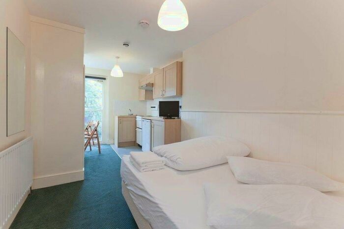 Studio To Rent In Belsize Avenue, London, NW3