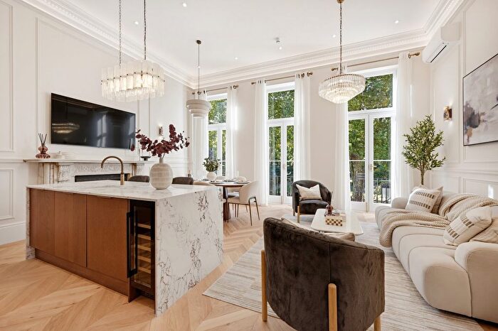 2 Bedroom Flat To Rent In Nevern Square, Earl's Court, London, SW5