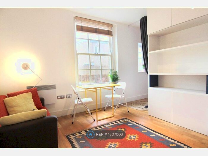 1 Bedroom Flat To Rent In Clapham High Street, London, SW4
