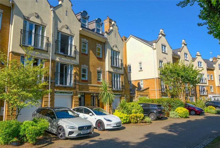 5 Bedroom Detached House To Rent In Barker Close, Richmond TW9