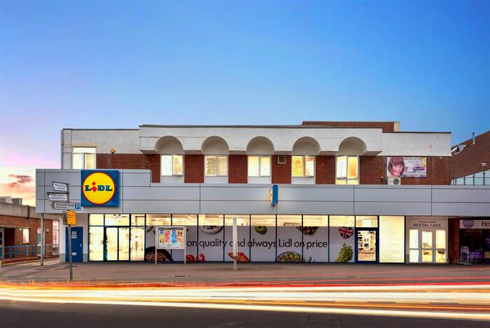 1 Bedroom Property To Rent In Victoria Road, Horley, RH6