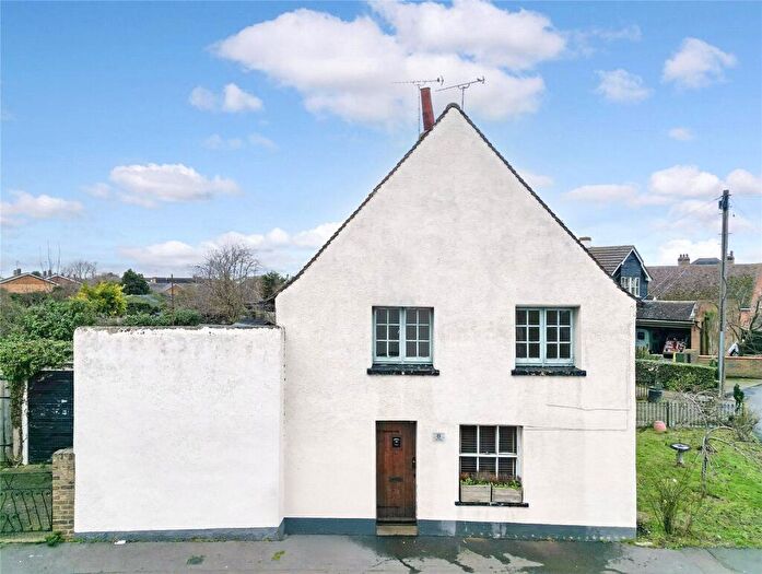 3 Bedroom End Of Terrace House To Rent In New Road, Great Wakering, Southend-on-Sea, Essex, SS3