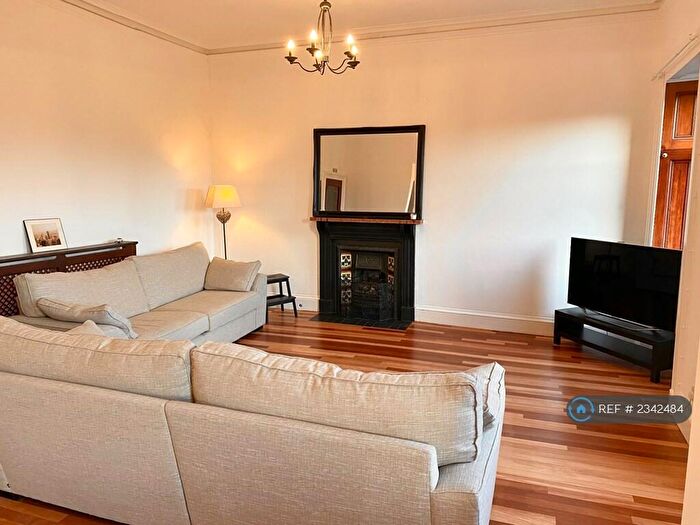 3 Bedroom Flat To Rent In Victoria Crescent Road, Glasgow, G12