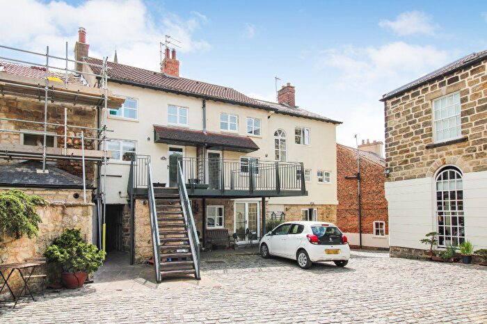 2 Bedroom Flat For Sale In Briggate, Knaresborough, North Yorkshire, HG5