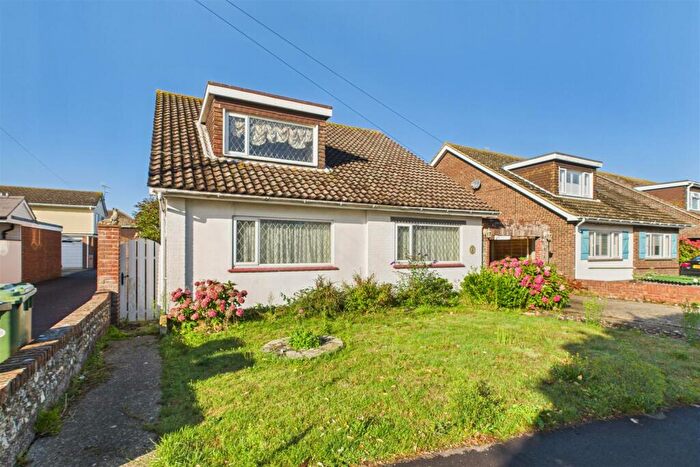 4 Bedroom Detached House For Sale In Viscount Drive, Pagham, Bognor Regis, PO21