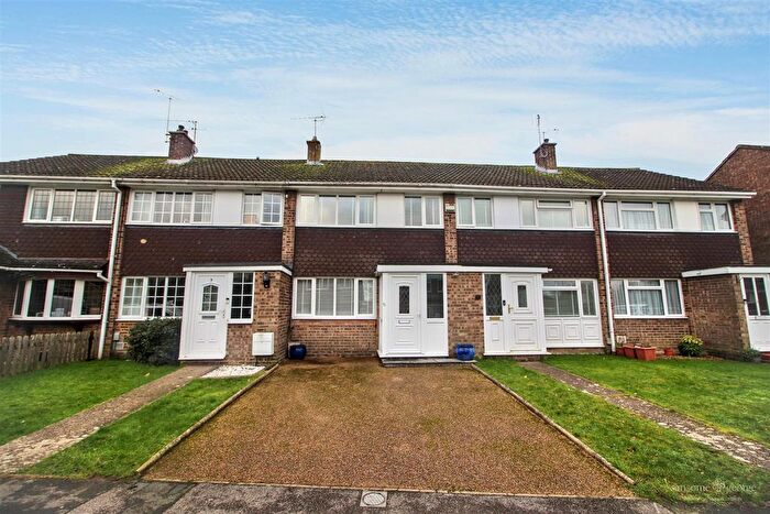 3 Bedroom Terraced House For Sale In Highbury Road, Tilehurst, Reading, RG31