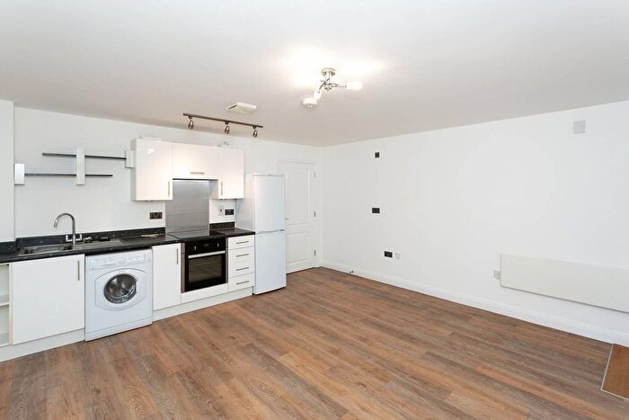 1 Bedroom Flat To Rent In Hollingsworth Mews, Watford, WD25