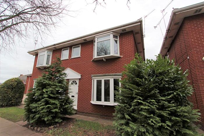2 Bedroom Flat To Rent In Stoops Lane, Bessacarr, Doncaster, DN4