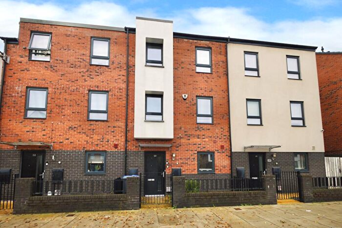 4 Bedroom Terraced House For Sale In Woodfield Way, Balby, Doncaster, DN4