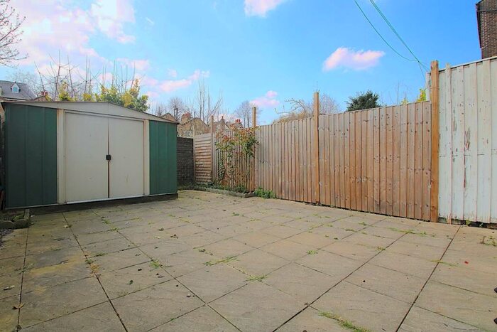 4 Bedroom Flat To Rent In Cottage Street, London, E14