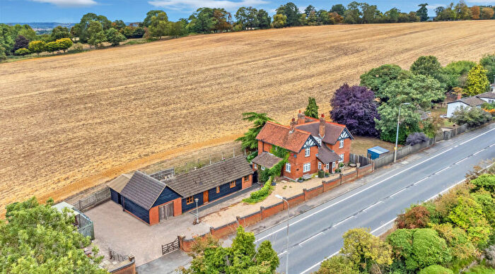 4 Bedroom Detached House For Sale In Watling Street, Leighton Buzzard, LU7