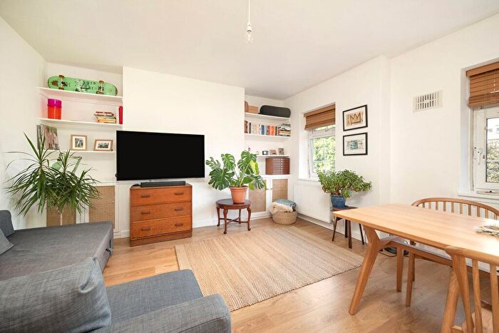 1 Bedroom Apartment To Rent In Powell Road, Clapton, London, E5