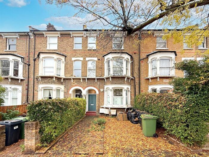 2 Bedroom Flat For Sale In Tufnell Park Road, London, N7